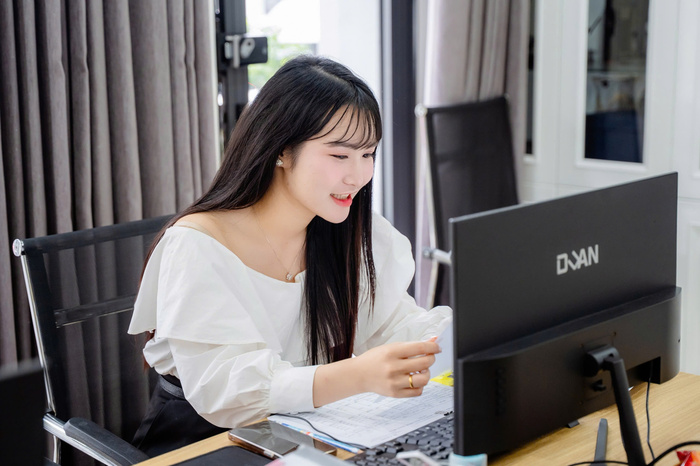 Hộ kinh doanh c&oacute; bắt buộc phải treo bảng hiệu kh&ocirc;ng?